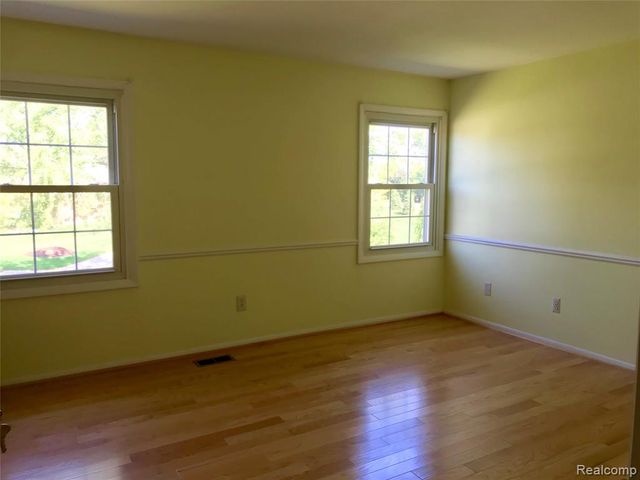 23496 Derby Lane, Farmington Hills, MI 48336