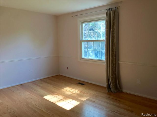 23496 Derby Lane, Farmington Hills, MI 48336
