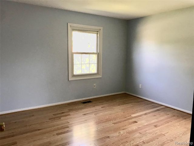 23496 Derby Lane, Farmington Hills, MI 48336