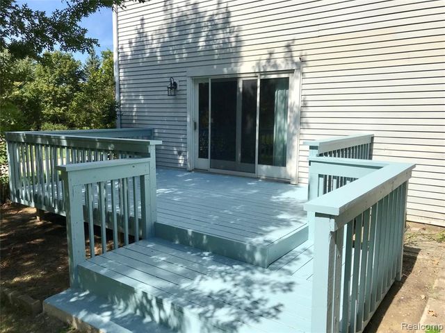 23496 Derby Lane, Farmington Hills, MI 48336