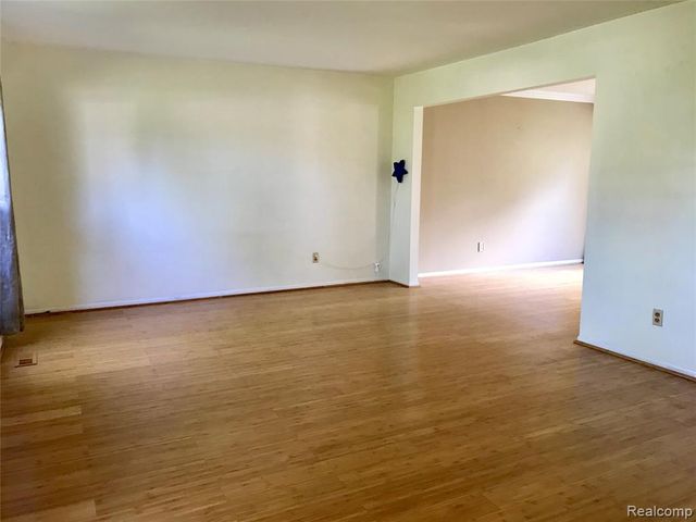23496 Derby Lane, Farmington Hills, MI 48336