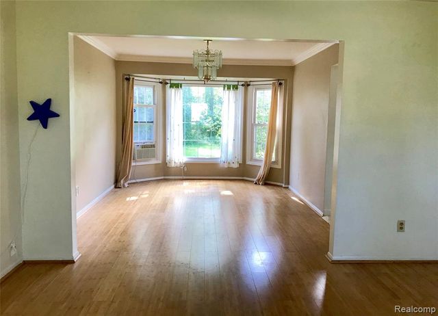 23496 Derby Lane, Farmington Hills, MI 48336