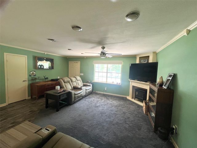 4901 County Road 216, Hungerford, TX 77435