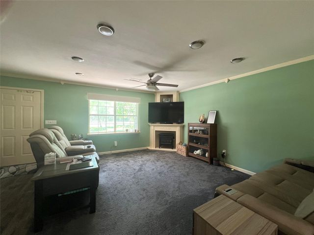 4901 County Road 216, Hungerford, TX 77435