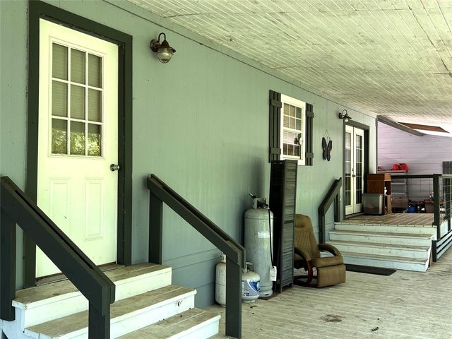 4901 County Road 216, Hungerford, TX 77435