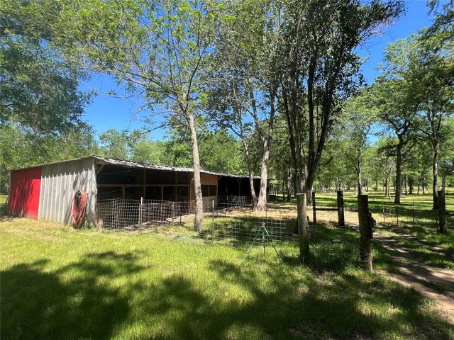4901 County Road 216, Hungerford, TX 77435