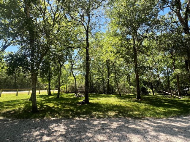 4901 County Road 216, Hungerford, TX 77435