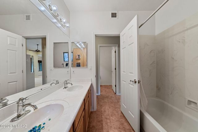 11667 N La Tanya Drive, Oro Valley, AZ 85737
