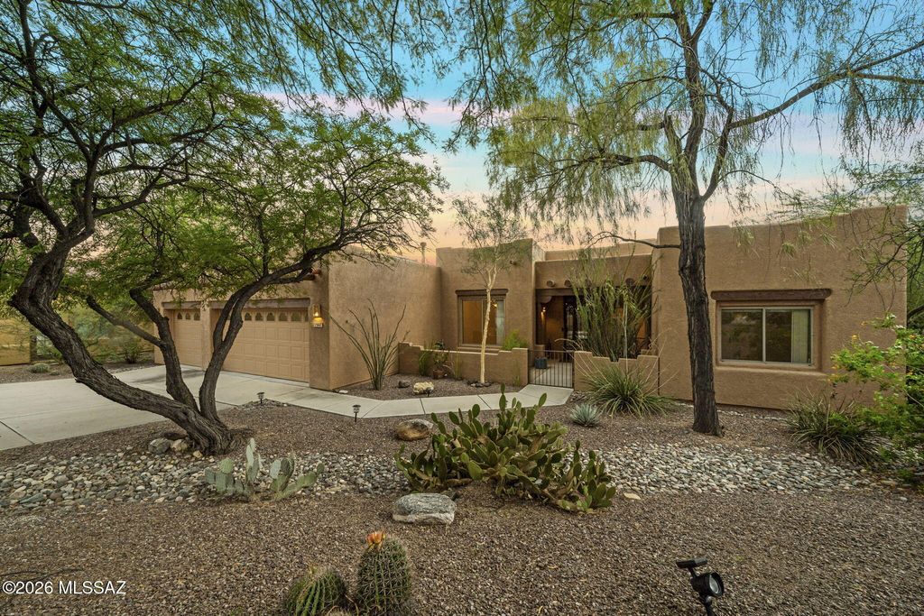11667 N La Tanya Drive, Oro Valley, AZ 85737