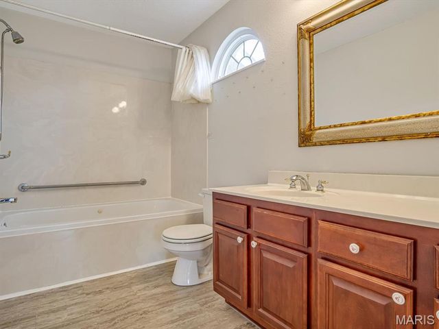 630 Hamacher Street, Waterloo, IL 62298