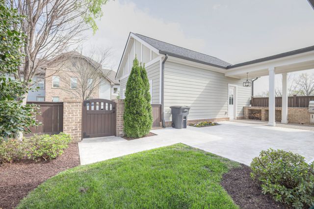 504 Lockwood Ln, Franklin, TN 37064