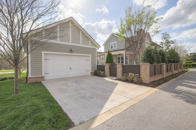 504 Lockwood Ln, Franklin, TN 37064