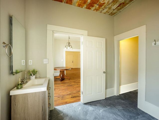 406 E PLEASANT AVE, Covington, TN 38019