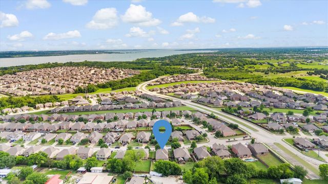 1711 Crescent Oak Street, Wylie, TX 75098