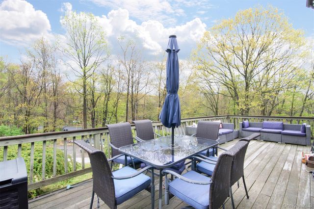 16 Oskar Drive, Mahopac, NY 10541