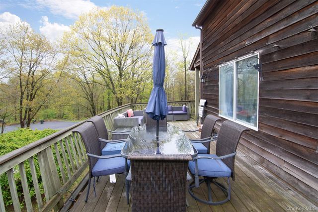 16 Oskar Drive, Mahopac, NY 10541
