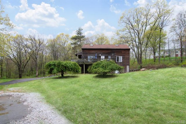 16 Oskar Drive, Mahopac, NY 10541