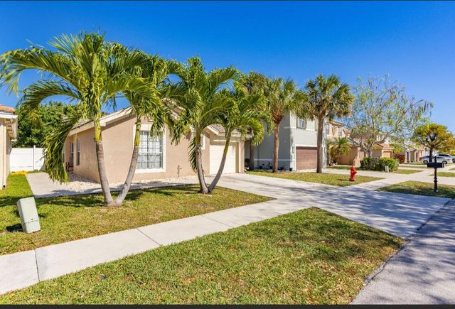 6179 Savannah Way, Lake Worth, FL 33463