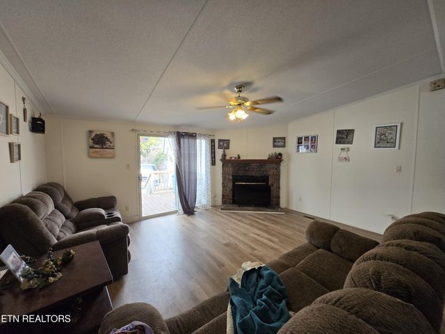 258 Dartmoor Drive, Crossville, TN 38558