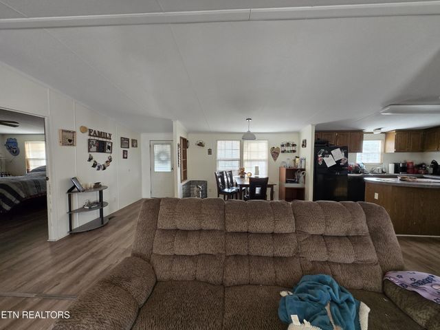 258 Dartmoor Drive, Crossville, TN 38558