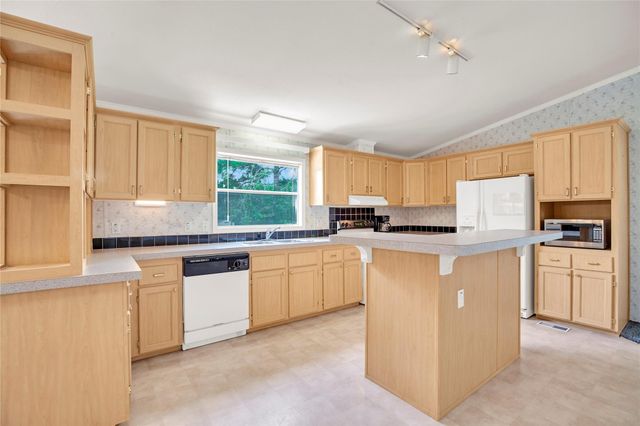145 Cedar Shade LN, Bastrop, TX 78602