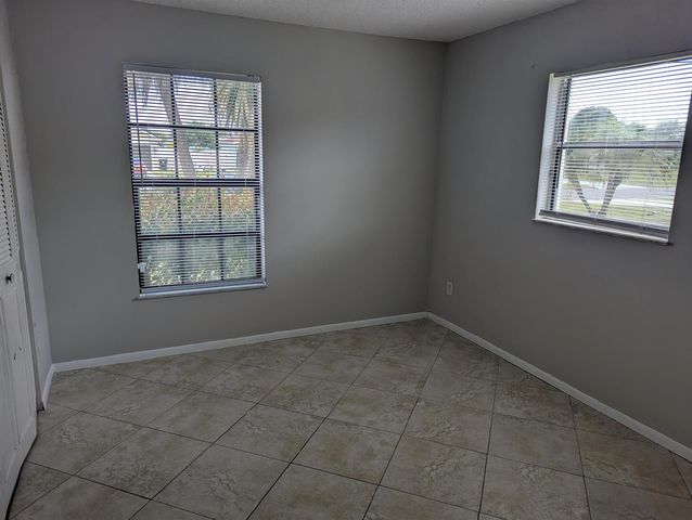 554 SW Lakehurst Drive, Port St. Lucie, FL 34983