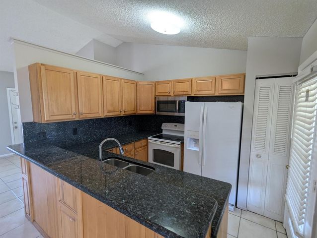 554 SW Lakehurst Drive, Port St. Lucie, FL 34983