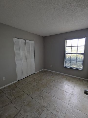 554 SW Lakehurst Drive, Port St. Lucie, FL 34983