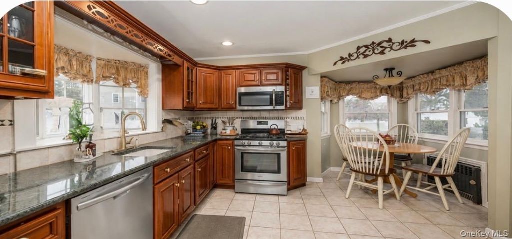 18 yale Place, Lynbrook, NY 11563 — photo 5