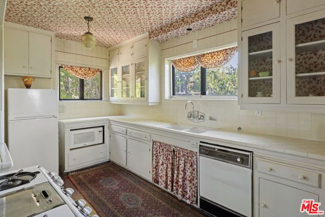 2489 Moreno Drive, Los Angeles, CA 90039