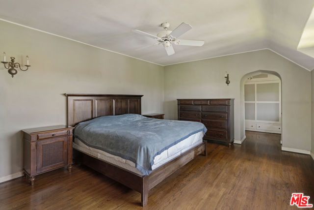 2489 Moreno Drive, Los Angeles, CA 90039