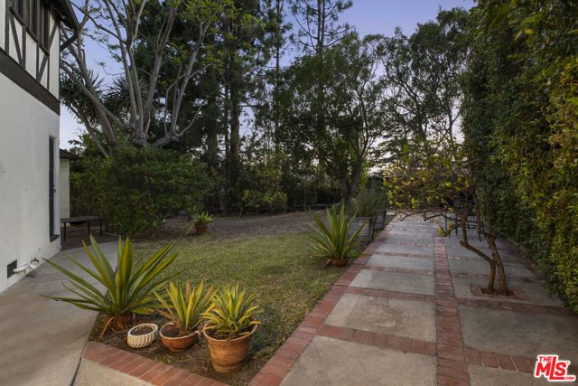 2489 Moreno Drive, Los Angeles, CA 90039