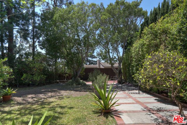 2489 Moreno Drive, Los Angeles, CA 90039