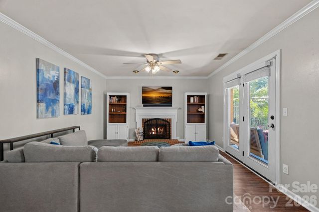 10327 Shady Rest Lane, Charlotte, NC 28214