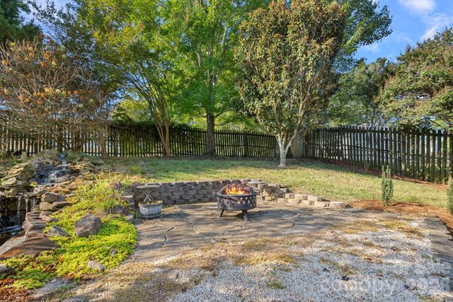 10327 Shady Rest Lane, Charlotte, NC 28214