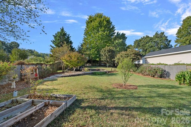 10327 Shady Rest Lane, Charlotte, NC 28214
