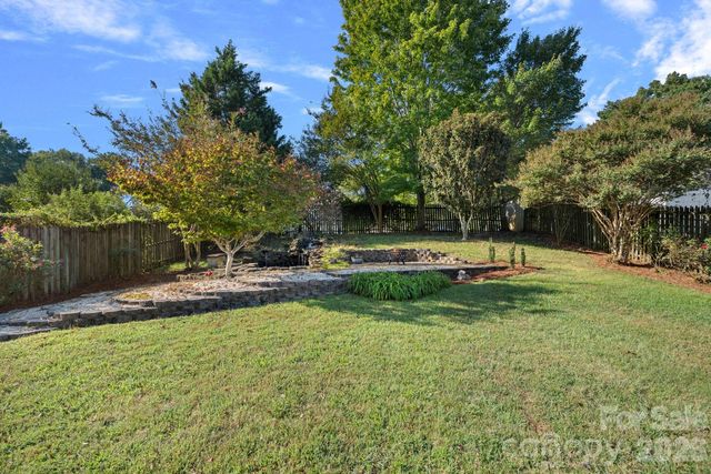 10327 Shady Rest Lane, Charlotte, NC 28214