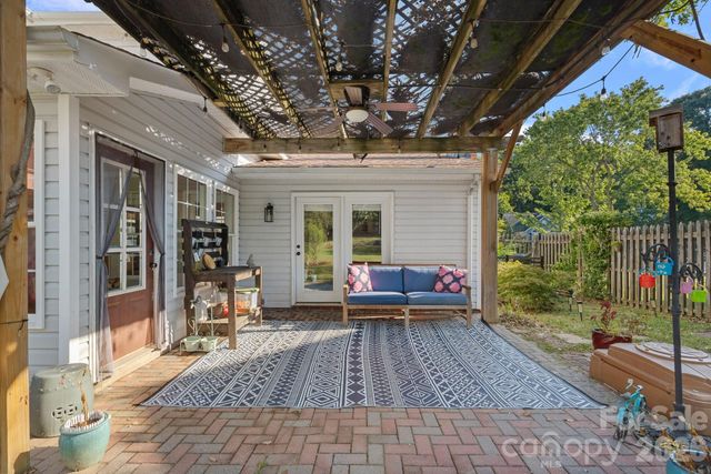 10327 Shady Rest Lane, Charlotte, NC 28214