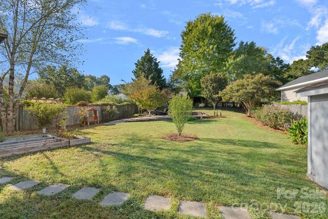 10327 Shady Rest Lane, Charlotte, NC 28214