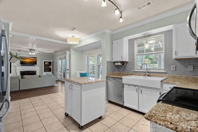 10327 Shady Rest Lane, Charlotte, NC 28214