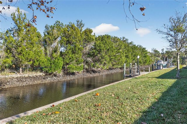 11340 W Bayshore Drive, Crystal River, FL 34429