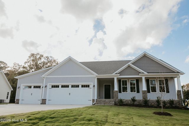 103 Lucky Lane, Pikeville, NC 27863