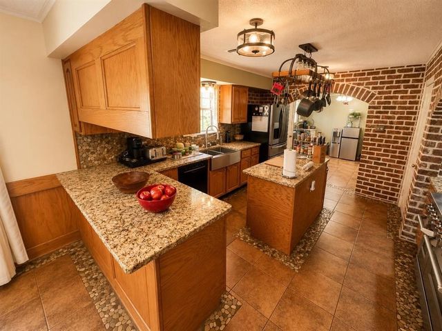 316 County Road 2750, Hughes Springs, TX 75656