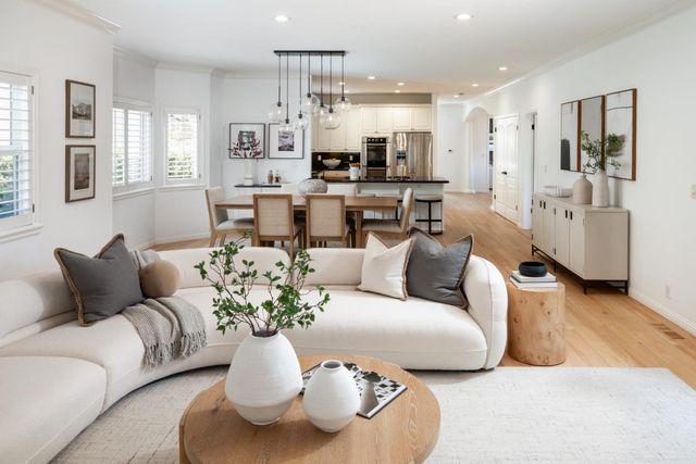 810 Arroyo Court, Palo Alto, CA 94306