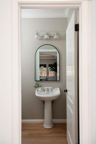 810 Arroyo Court, Palo Alto, CA 94306