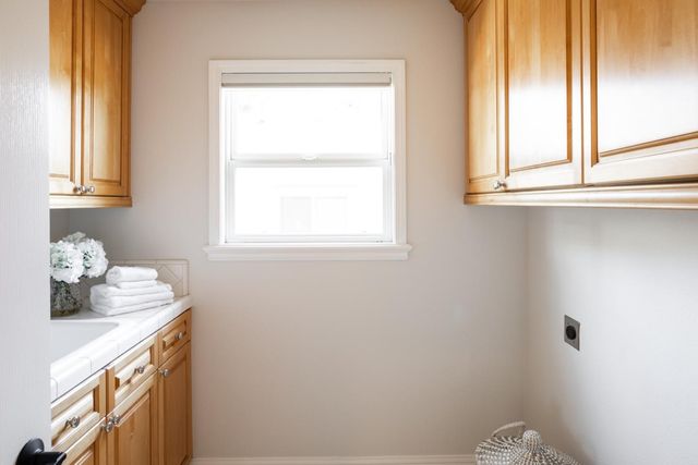 810 Arroyo Court, Palo Alto, CA 94306