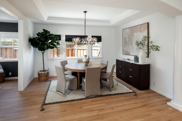 810 Arroyo Court, Palo Alto, CA 94306