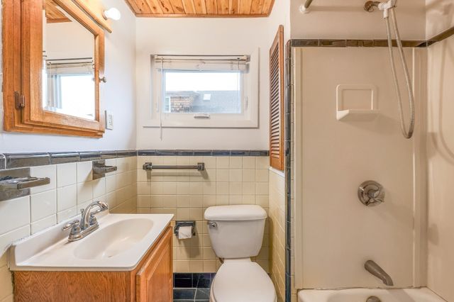 16 North Ave, Winthrop, MA 02152
