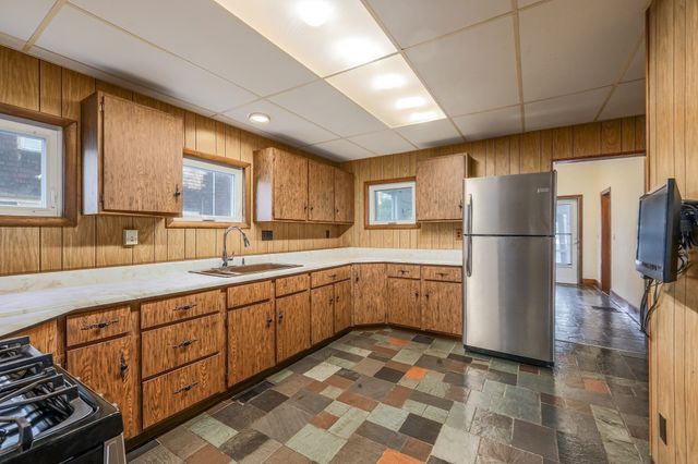 16 North Ave, Winthrop, MA 02152