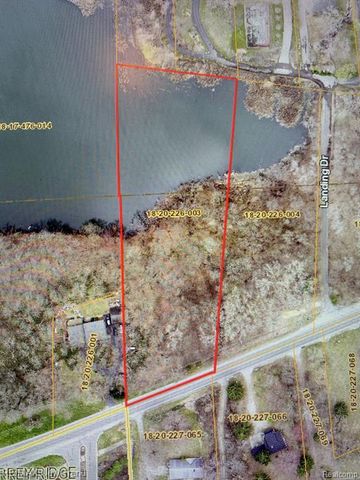 6140 Pontiac Trail, West Bloomfield, MI 48323